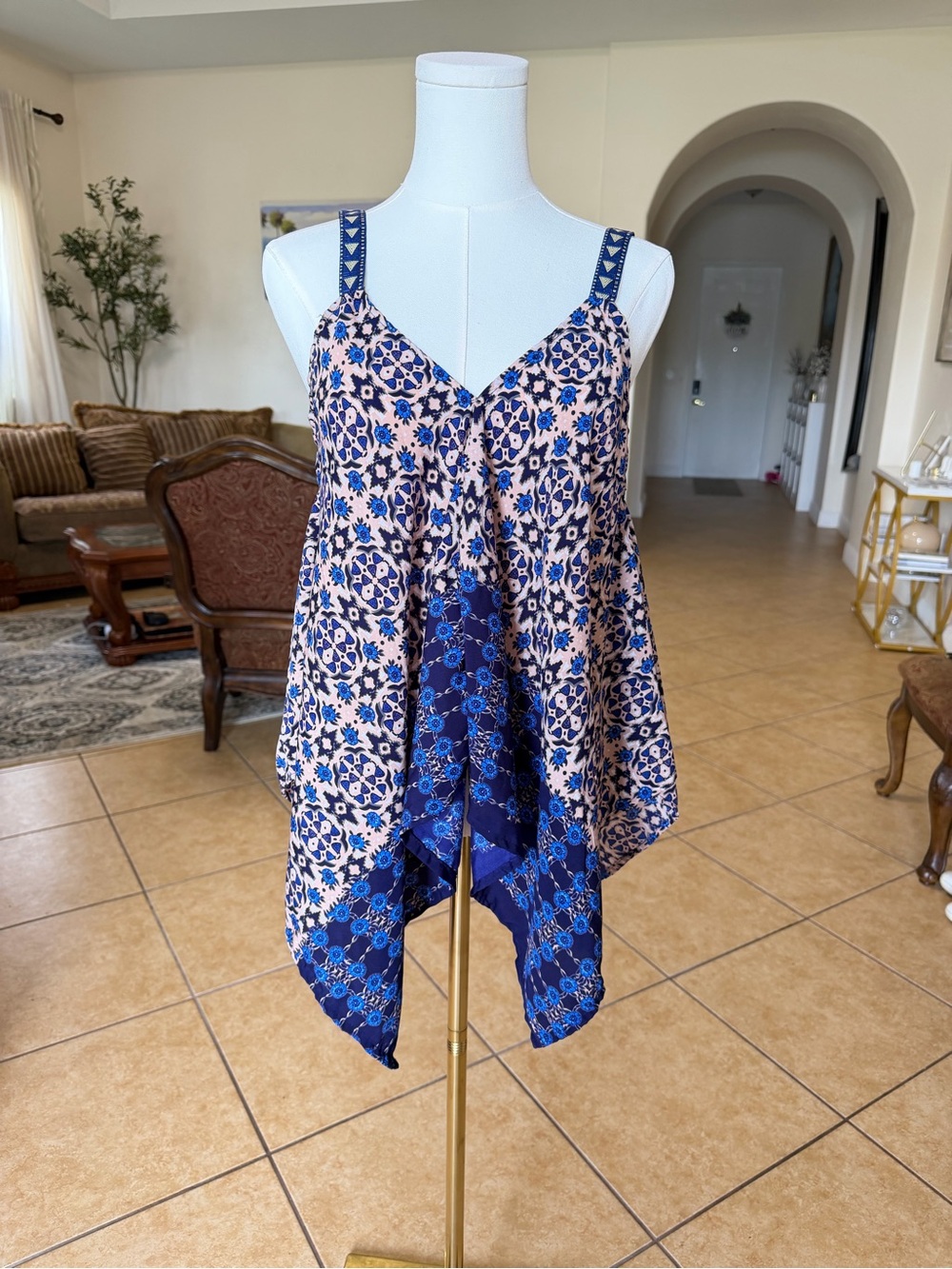 Y2K Flowy Blue Floral Handkerchief Hem Tank Top